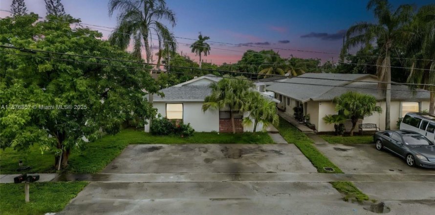 Casa en Dania Beach, Florida 2 dormitorios, 189.15 m2 № 1923833