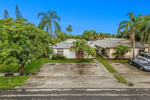 Casa en alquiler en Dania Beach, Florida, 2 dormitorios, 189.15 m2 № 1923833 - foto 2