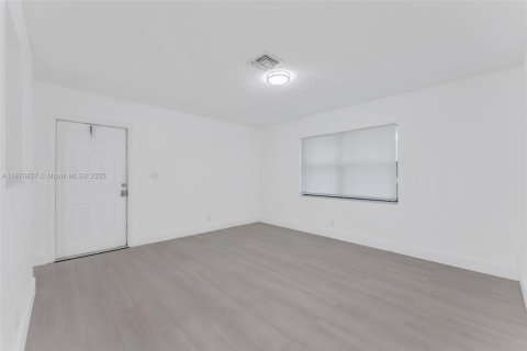 Casa en alquiler en Dania Beach, Florida, 2 dormitorios, 189.15 m2 № 1923833 - foto 8