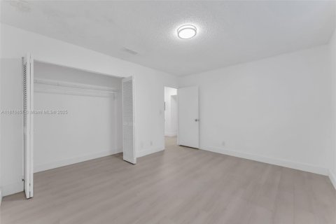 Casa en alquiler en Dania Beach, Florida, 2 dormitorios, 189.15 m2 № 1923833 - foto 14