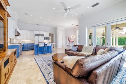 Villa ou maison à vendre à Palmetto Bay, Floride: 4 chambres, 296.36 m2 № 2049779 - photo 1