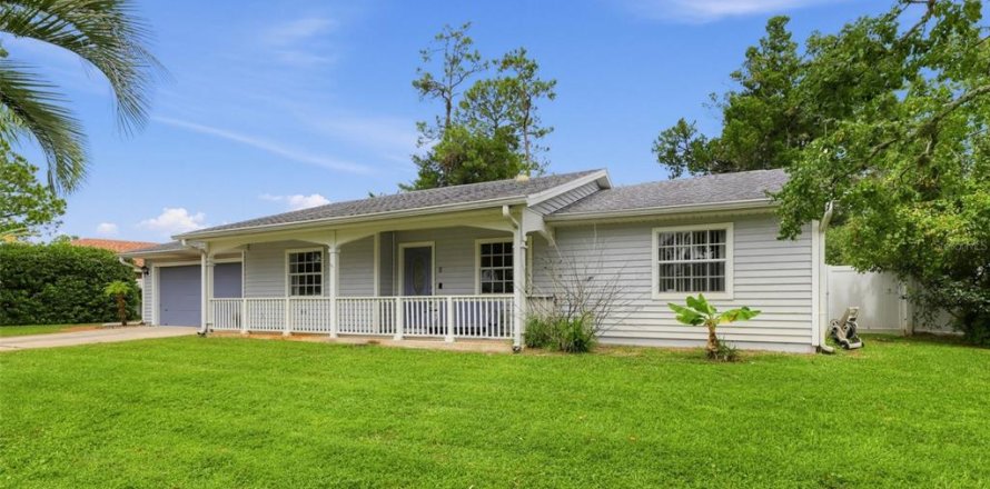 Villa ou maison à Palm Coast, Floride 3 chambres, 147.62 m2 № 2337428