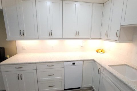 Купить кондоминиум в Уэст-Палм-Бич, Флорида 6 комнат, 81.2м2, № 2146622 - фото 4