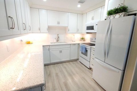 Кондоминиум с 6 комнатами в Уэст-Палм-Бич, Флорида № 2146622