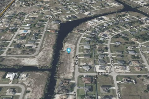 Land in Cape Coral, Florida № 2160932 - photo 4