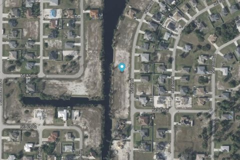 Land in Cape Coral, Florida № 2160932 - photo 3