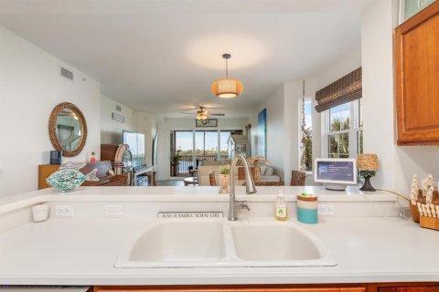 Condo in Placida, Florida, 3 bedrooms  № 1906985 - photo 6
