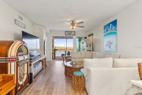 Condo in Placida, Florida, 3 bedrooms  № 1906985 - photo 15
