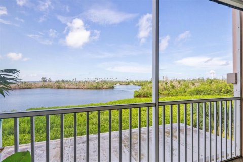 Condo in Placida, Florida, 3 bedrooms  № 1906985 - photo 30