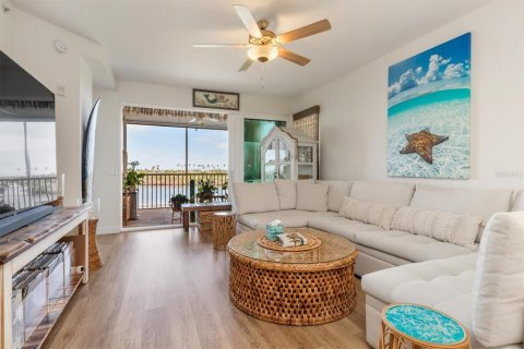 Condo in Placida, Florida, 3 bedrooms  № 1906985 - photo 12