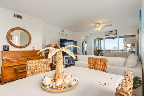 Condo in Placida, Florida, 3 bedrooms  № 1906985 - photo 11