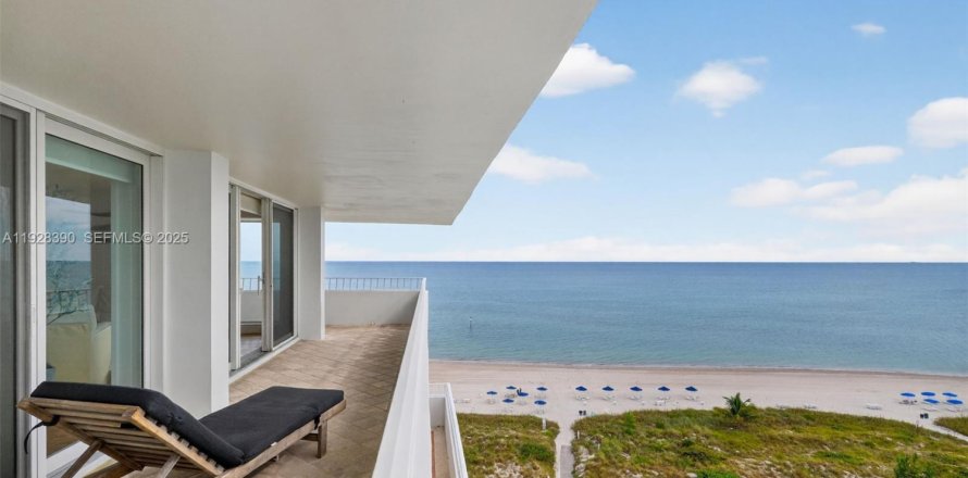 Condo in Key Biscayne, Florida, 3 bedrooms № 1988975