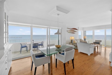 Condo in Key Biscayne, Florida, 3 bedrooms № 1988975 - photo 9