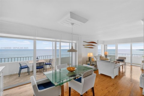 Condo in Key Biscayne, Florida, 3 bedrooms № 1988975 - photo 4