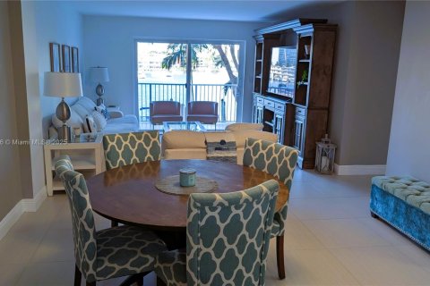 Copropriété à vendre à Hallandale Beach, Floride: 2 chambres, 95.69 m2 № 1759221 - photo 7