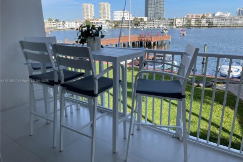 Copropriété à vendre à Hallandale Beach, Floride: 2 chambres, 95.69 m2 № 1759221 - photo 4