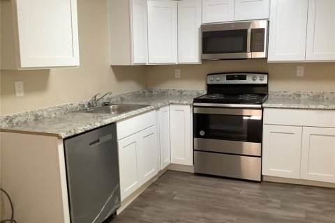 Casa en venta en Eustis, Florida, 2 dormitorios, 75.9 m2 № 1808688 - foto 10