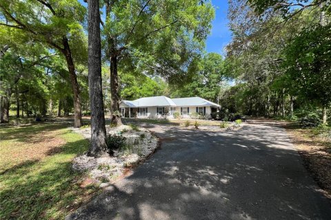 House in Hawthorne, Florida 3 bedrooms, 150.87 sq.m. № 1618144 - photo 3