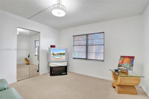 Copropriété à vendre à Pembroke Pines, Floride: 2 chambres, 142.42 m2 № 2010991 - photo 20