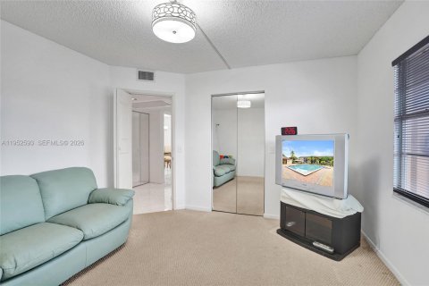 Copropriété à vendre à Pembroke Pines, Floride: 2 chambres, 142.42 m2 № 2010991 - photo 21