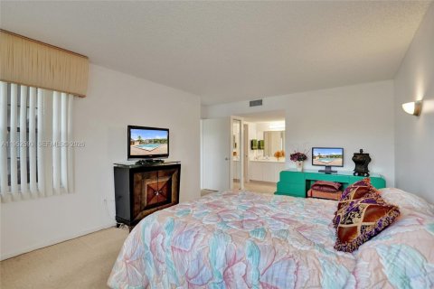 Copropriété à vendre à Pembroke Pines, Floride: 2 chambres, 142.42 m2 № 2010991 - photo 26