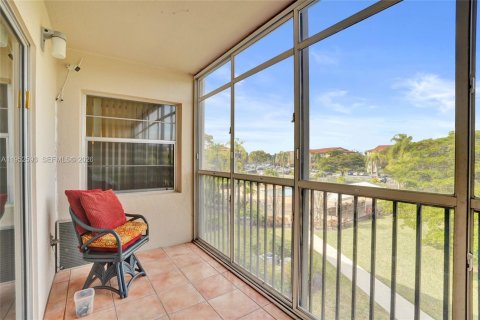 Copropriété à vendre à Pembroke Pines, Floride: 2 chambres, 142.42 m2 № 2010991 - photo 17