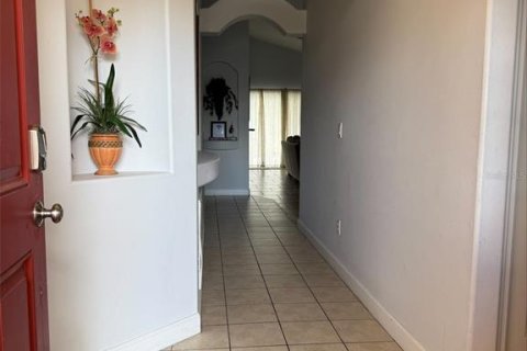 House in Davenport, Florida 3 bedrooms, 161.19 sq.m. № 2195304 - photo 3