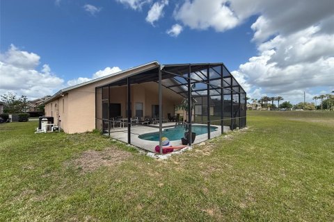 House in Davenport, Florida 3 bedrooms, 161.19 sq.m. № 2195304 - photo 19