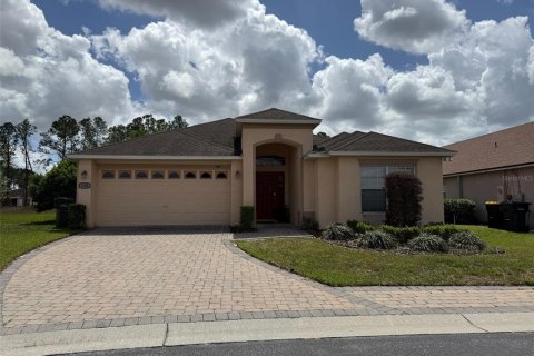 House in Davenport, Florida 3 bedrooms, 161.19 sq.m. № 2195304