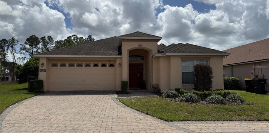 House in Davenport, Florida 3 bedrooms, 161.19 sq.m. № 2195304