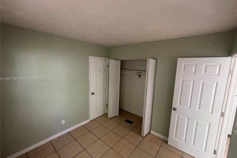 House in Fort Lauderdale, Florida 2 bedrooms, 180.97 sq.m. № 1924719 - photo 5