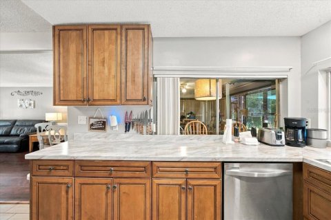 House in Hudson, Florida 3 bedrooms, 141.12 sq.m. № 2432668 - photo 10