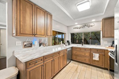 House in Hudson, Florida 3 bedrooms, 141.12 sq.m. № 2432668 - photo 8