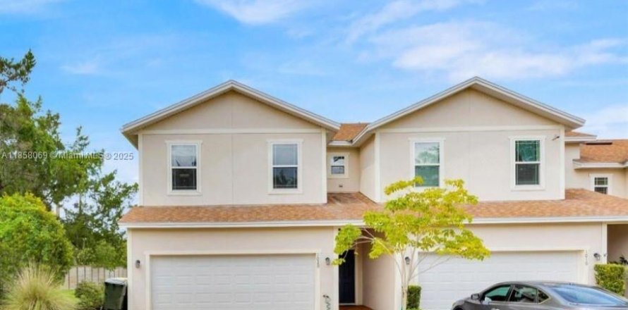 House in Clermont, Florida 3 bedrooms № 1882081