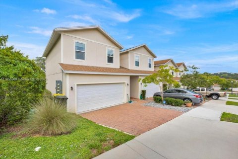 House in Clermont, Florida 3 bedrooms № 1882081 - photo 2