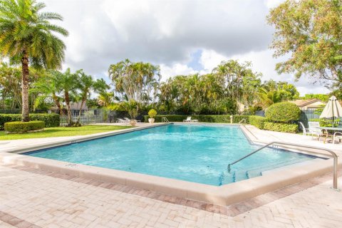 Copropriété à vendre à Wellington, Floride: 3 chambres, 120.77 m2 № 2077808 - photo 25