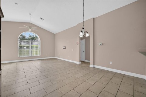 Villa ou maison à vendre à Davenport, Floride: 3 chambres, 160.54 m2 № 2303068 - photo 8