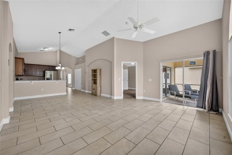 Villa ou maison à vendre à Davenport, Floride: 3 chambres, 160.54 m2 № 2303068 - photo 10