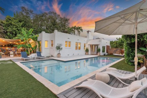 Villa ou maison à vendre à Biscayne Park, Floride: 3 chambres, 204.11 m2 № 1895847 - photo 3