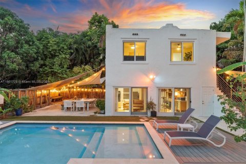 Villa ou maison à vendre à Biscayne Park, Floride: 3 chambres, 204.11 m2 № 1895847 - photo 6