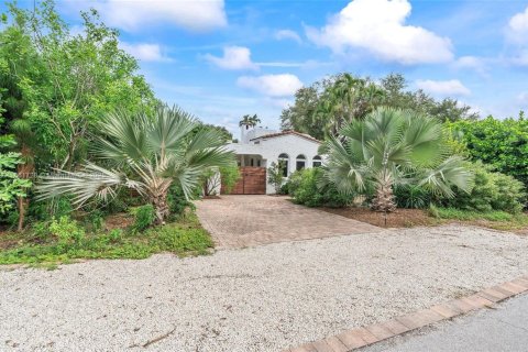 Villa ou maison à vendre à Biscayne Park, Floride: 3 chambres, 204.11 m2 № 1895847 - photo 19