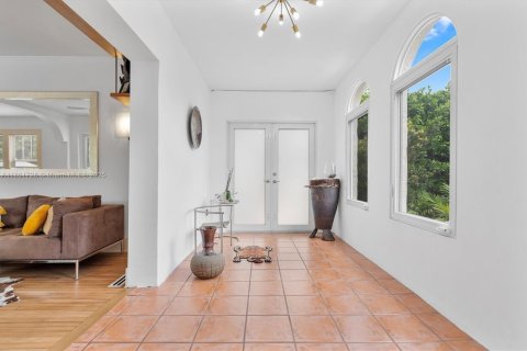 Villa ou maison à vendre à Biscayne Park, Floride: 3 chambres, 204.11 m2 № 1895847 - photo 22