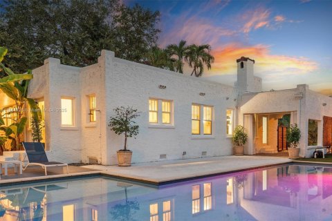 Villa ou maison à vendre à Biscayne Park, Floride: 3 chambres, 204.11 m2 № 1895847 - photo 11