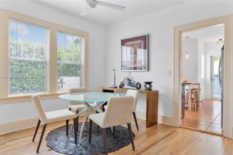 Villa ou maison à vendre à Biscayne Park, Floride: 3 chambres, 204.11 m2 № 1895847 - photo 30