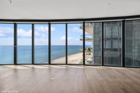Condominio en venta en Sunny Isles Beach, Florida, 3 dormitorios, 292.64 m2 № 1963437 - foto 21