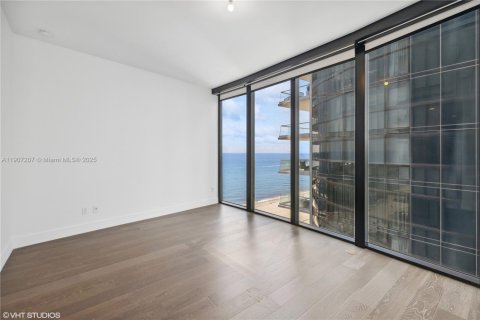 Condominio en venta en Sunny Isles Beach, Florida, 3 dormitorios, 292.64 m2 № 1963437 - foto 28