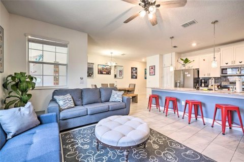 Townhouse in Four Corners, Florida 4 bedrooms, 176.7 sq.m. № 1382786 - photo 14