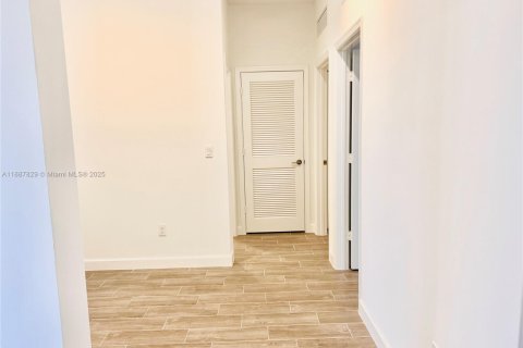 Снять в аренду виллу или дом в Локсахатчи-Гроувс, Флорида 3 спальни, 181.53м2, № 1933138 - фото 30