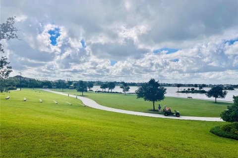 Снять в аренду виллу или дом в Локсахатчи-Гроувс, Флорида 3 спальни, 181.53м2, № 1933138 - фото 12