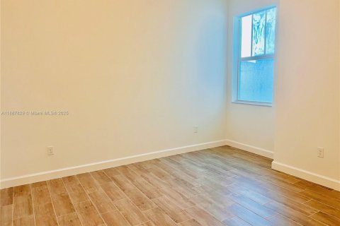 Снять в аренду виллу или дом в Локсахатчи-Гроувс, Флорида 3 спальни, 181.53м2, № 1933138 - фото 29